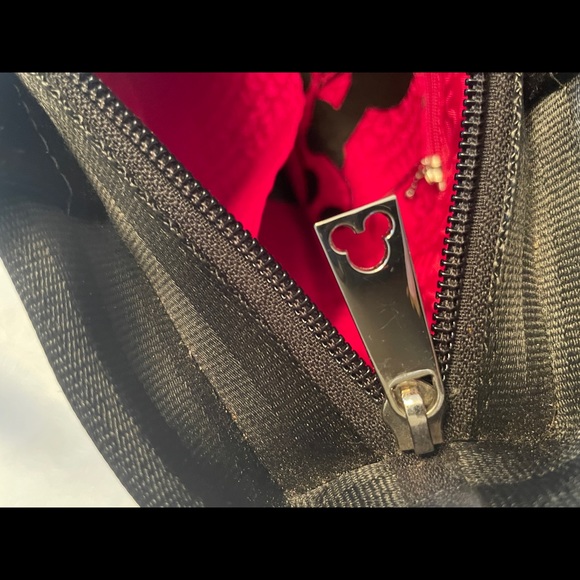 Minnie Mouse Harvey Seatbelt bag NEW limited edition HTF - Disney exclusive - Picture 7 of 15